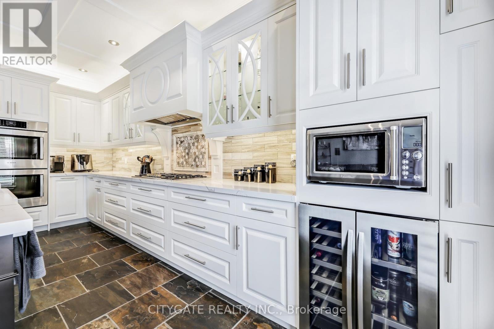 Photo 16 of 24 Simpson Avenue, Hamilton ON