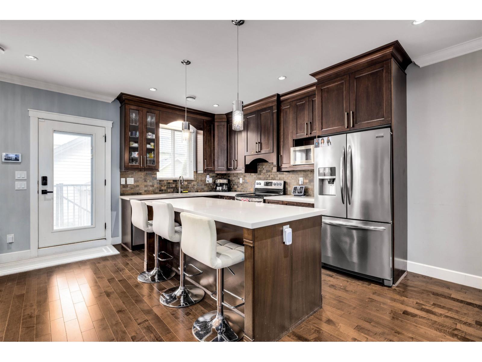 Photo 11 of 19105 72 Avenue, Surrey BC