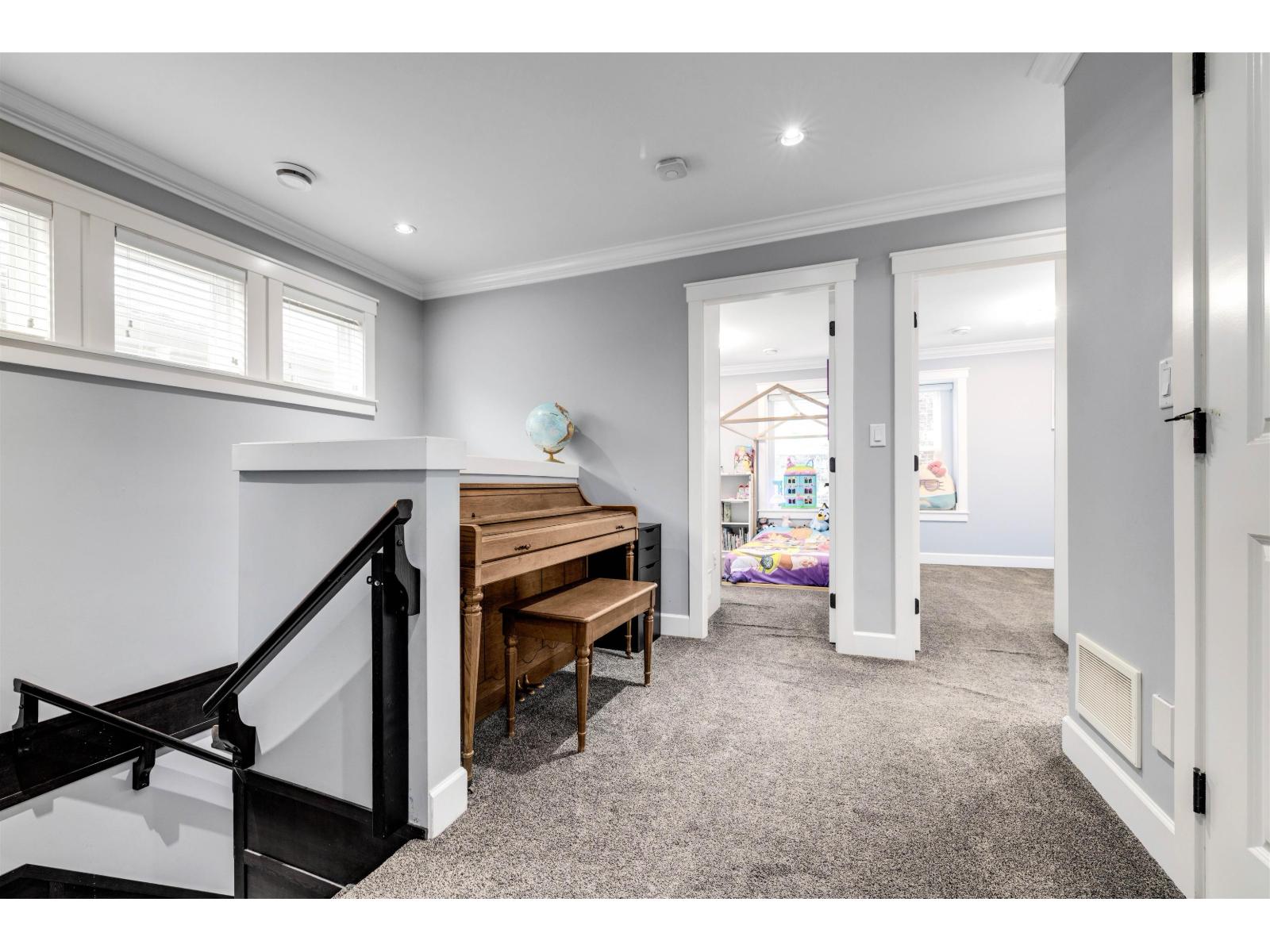 Photo 14 of 19105 72 Avenue, Surrey BC
