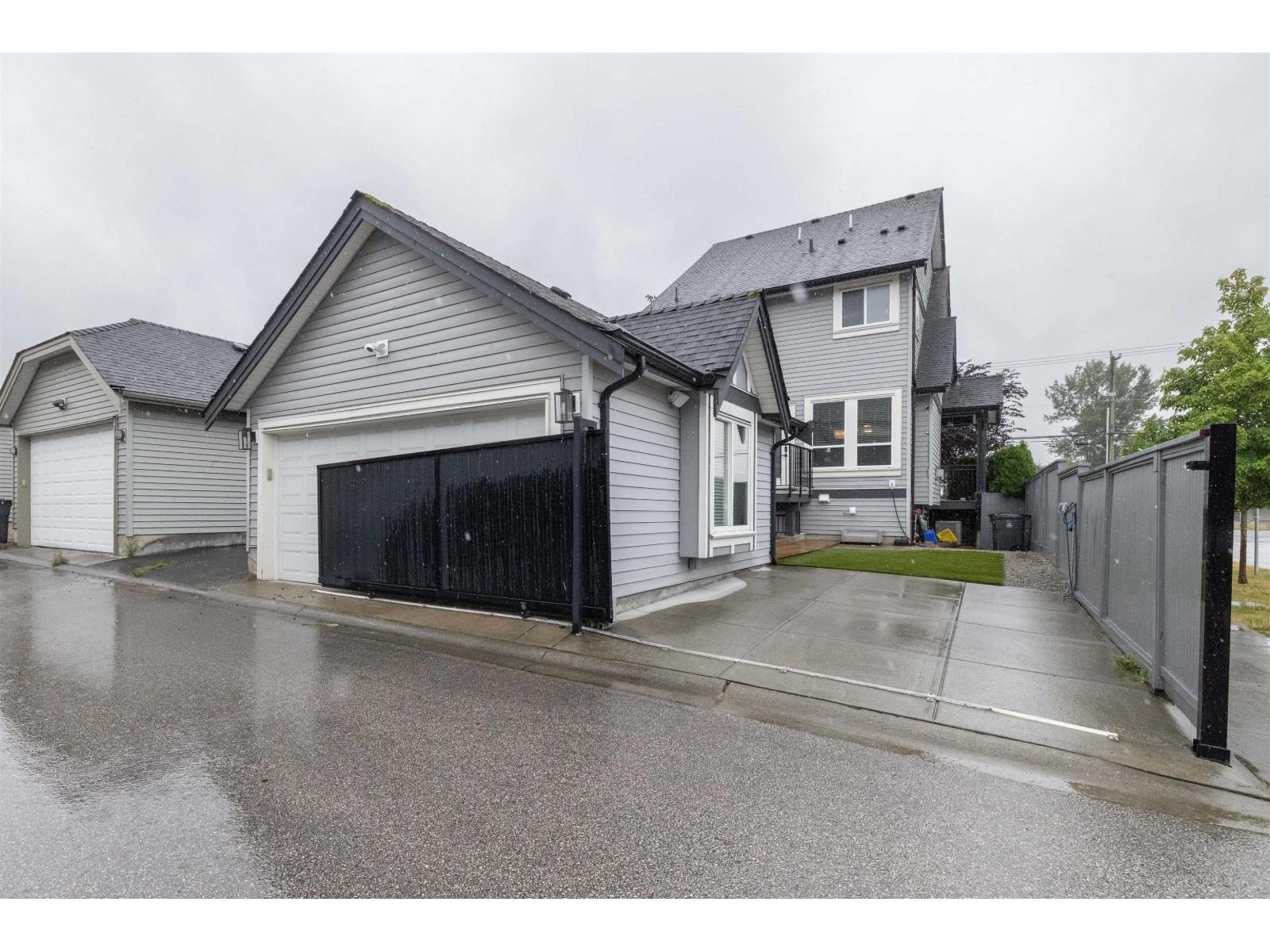 Photo 34 of 19105 72 Avenue, Surrey BC