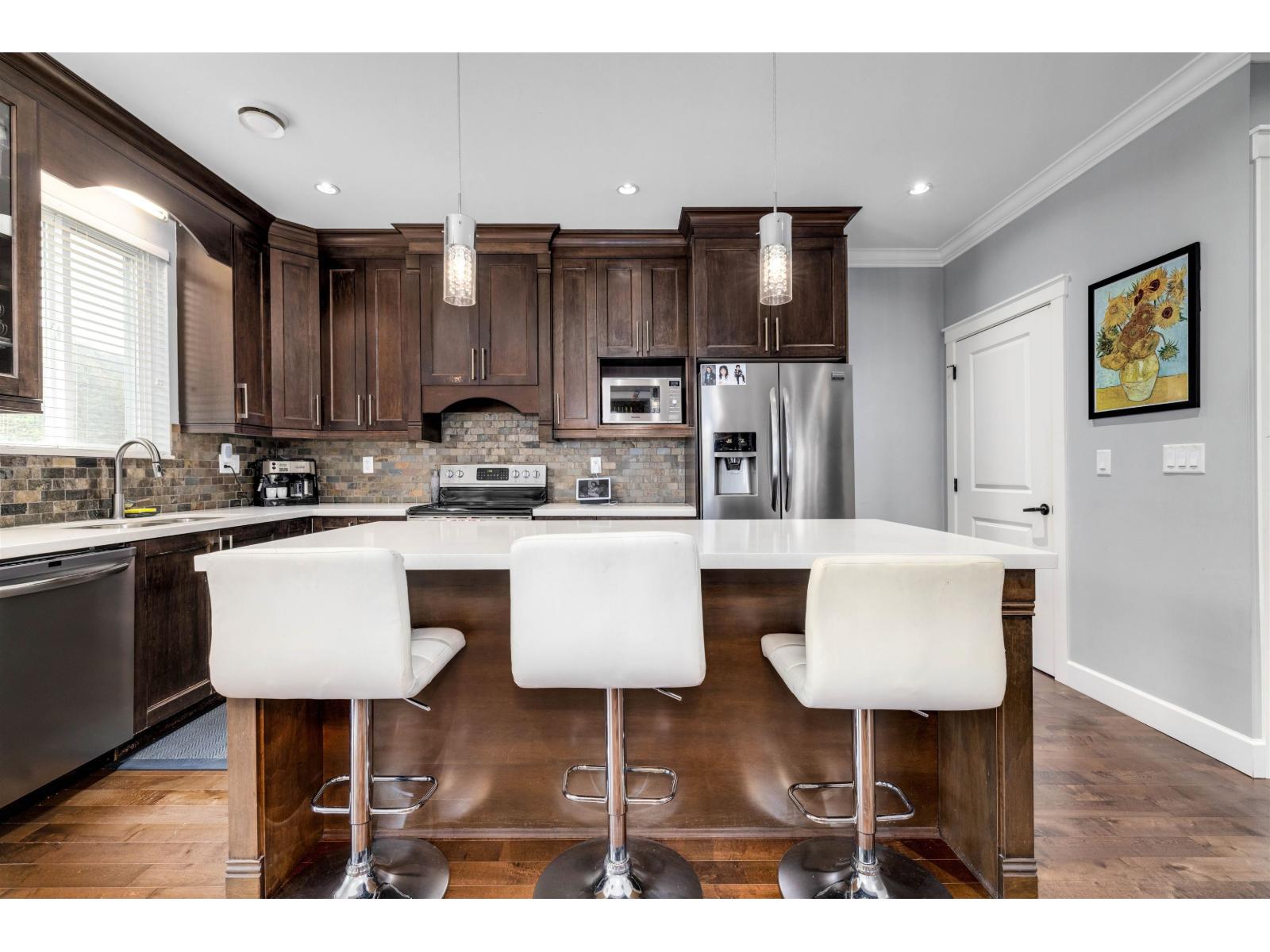 Photo 12 of 19105 72 Avenue, Surrey BC