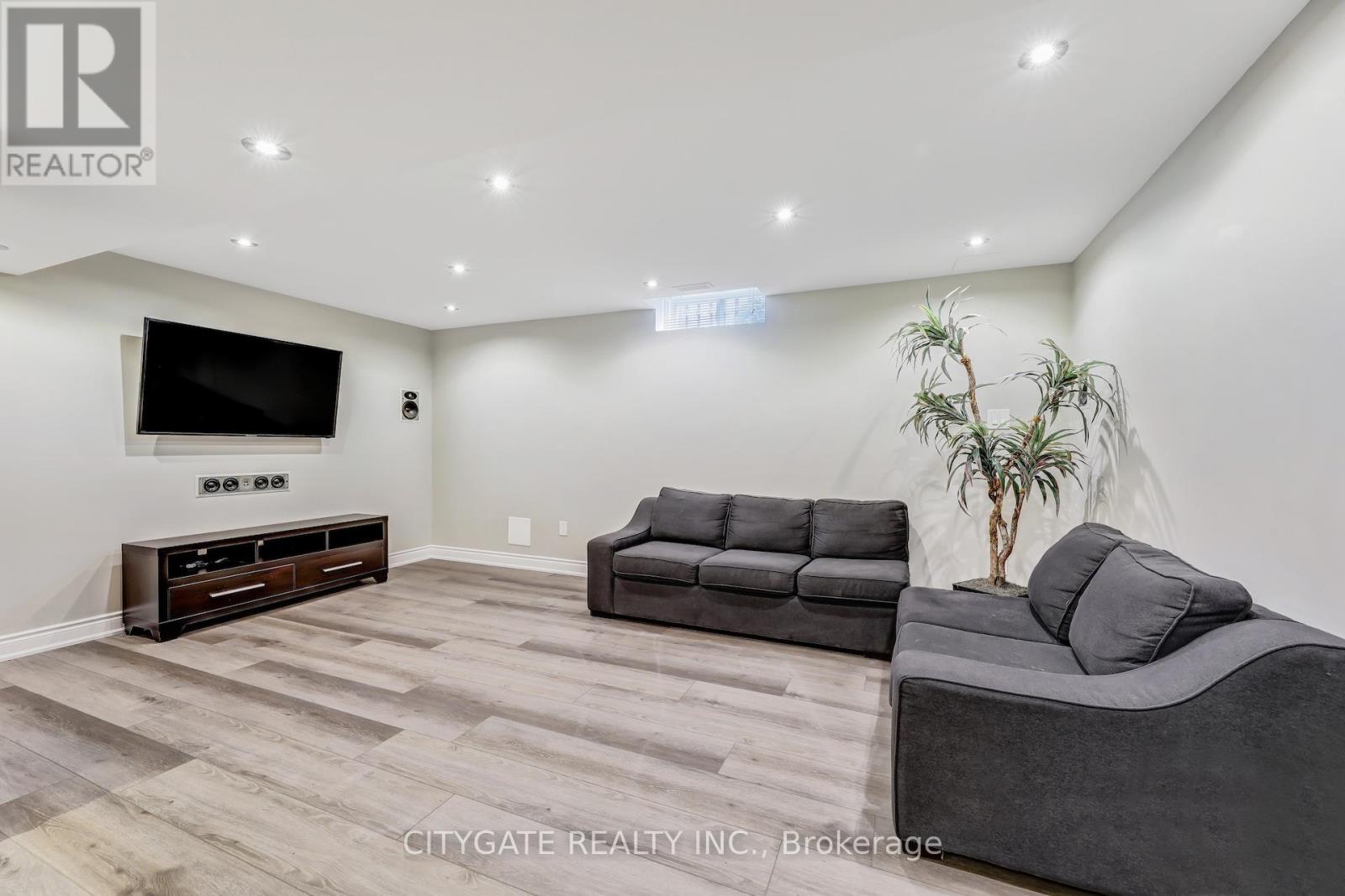 Photo 37 of 24 Simpson Avenue, Hamilton ON