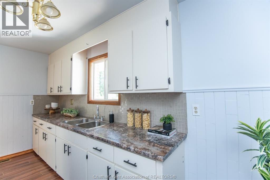 Photo 10 of 74 St Michael Avenue, Chatham ON