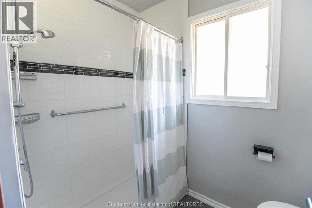 Photo 13 of 74 St Michael Avenue, Chatham ON