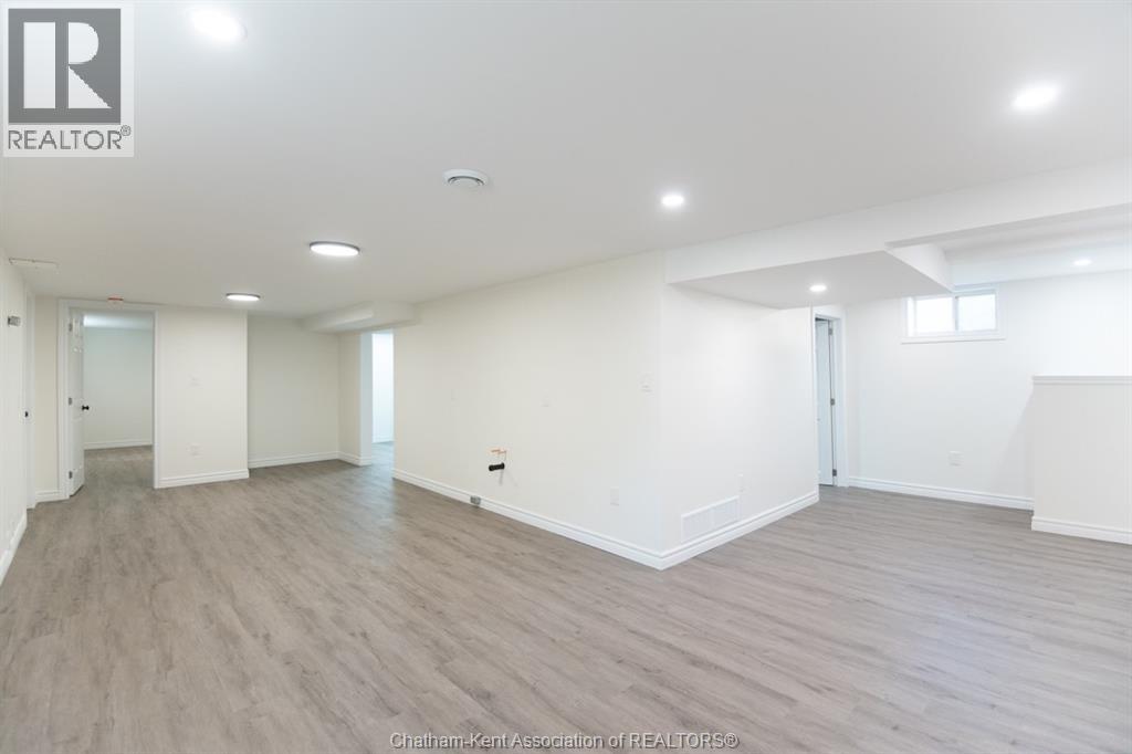 Photo 25 of 74 St Michael Avenue, Chatham ON