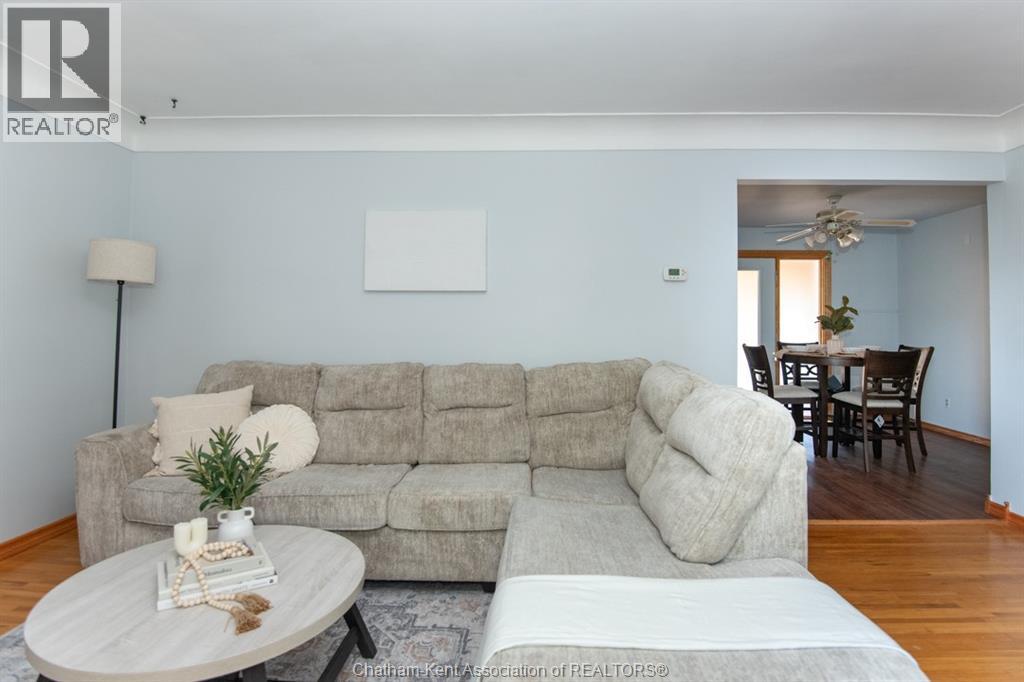 Photo 4 of 74 St Michael Avenue, Chatham ON