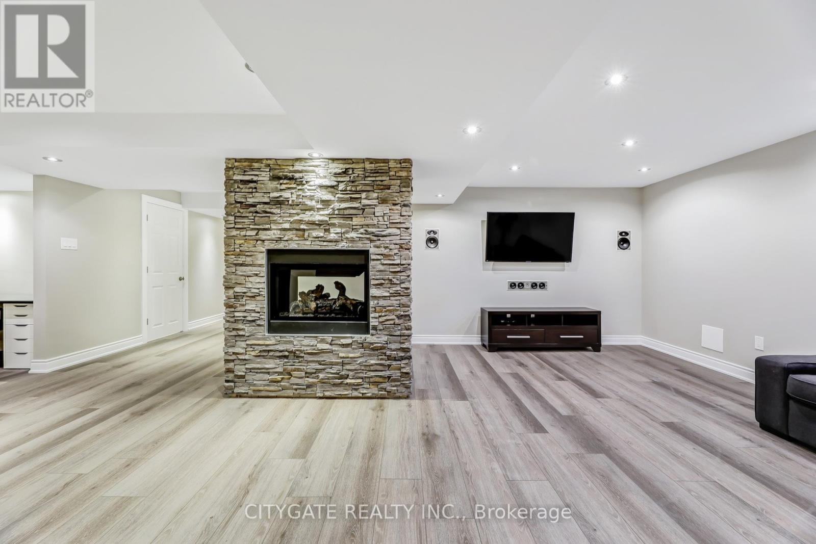 Photo 38 of 24 Simpson Avenue, Hamilton ON