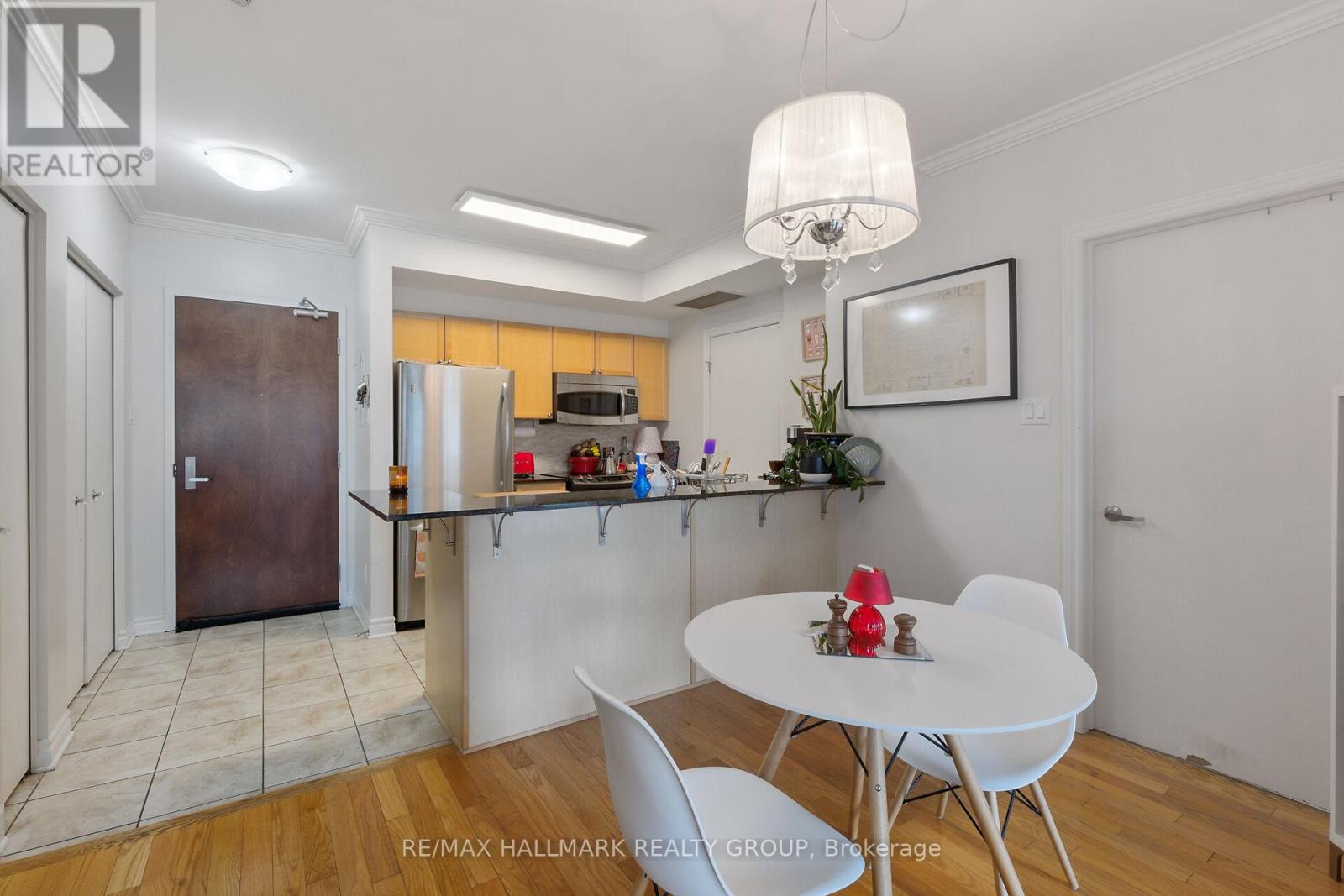 Photo 11 of 706 200 Rideau Street, Ottawa ON