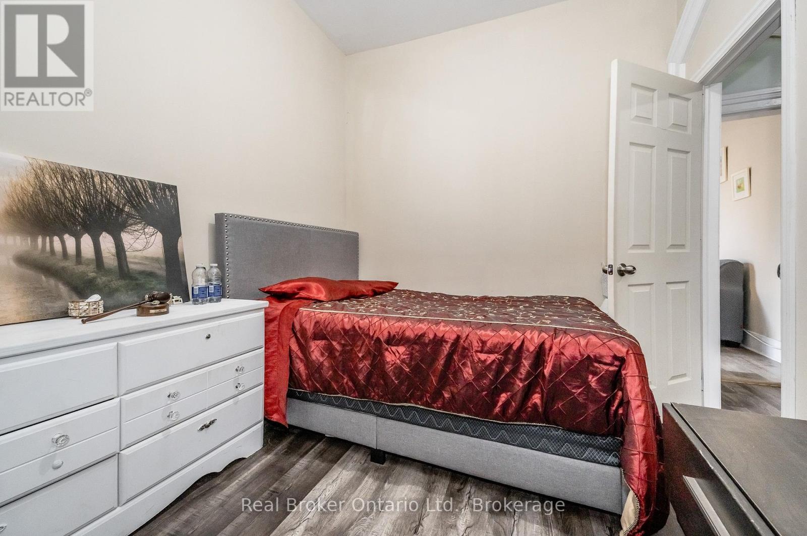 Photo 26 of 26 Queen Street E, Cambridge ON
