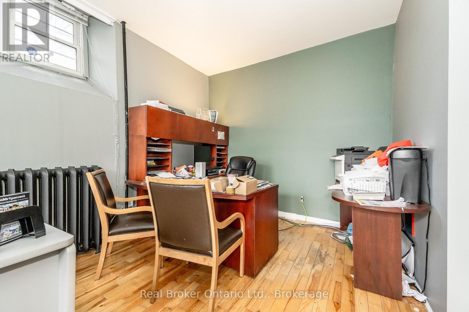 Photo 14 of 26 Queen Street E, Cambridge ON