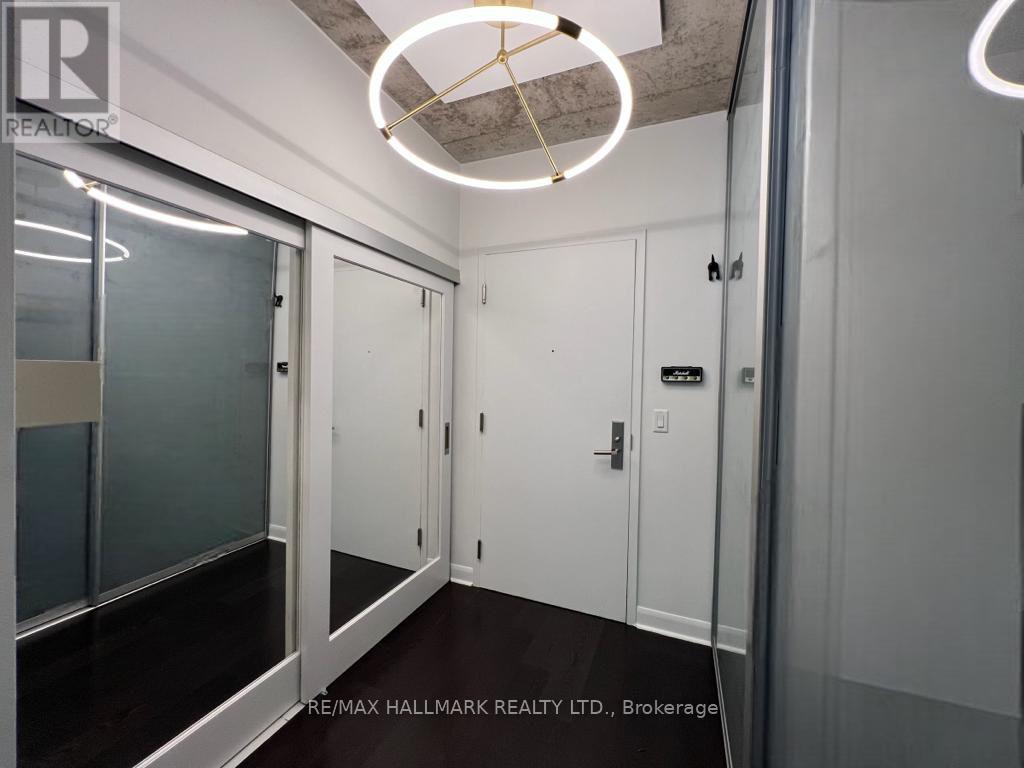 Photo 5 of 1003 478 King Street W, Toronto ON