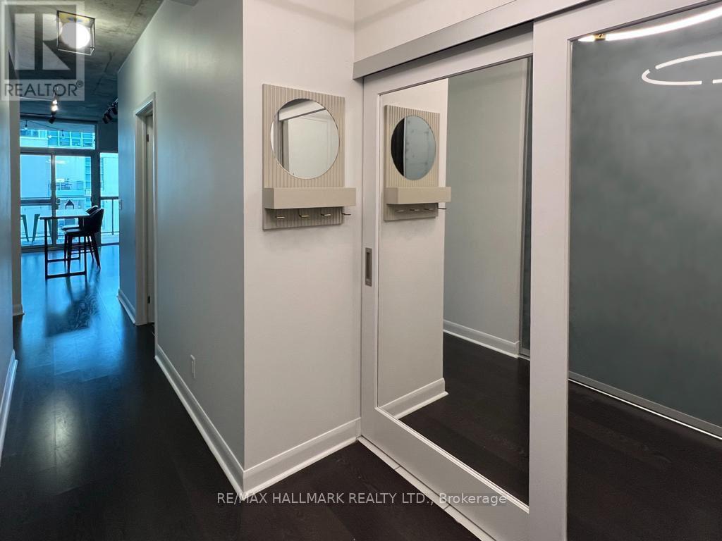 Photo 15 of 1003 478 King Street W, Toronto ON