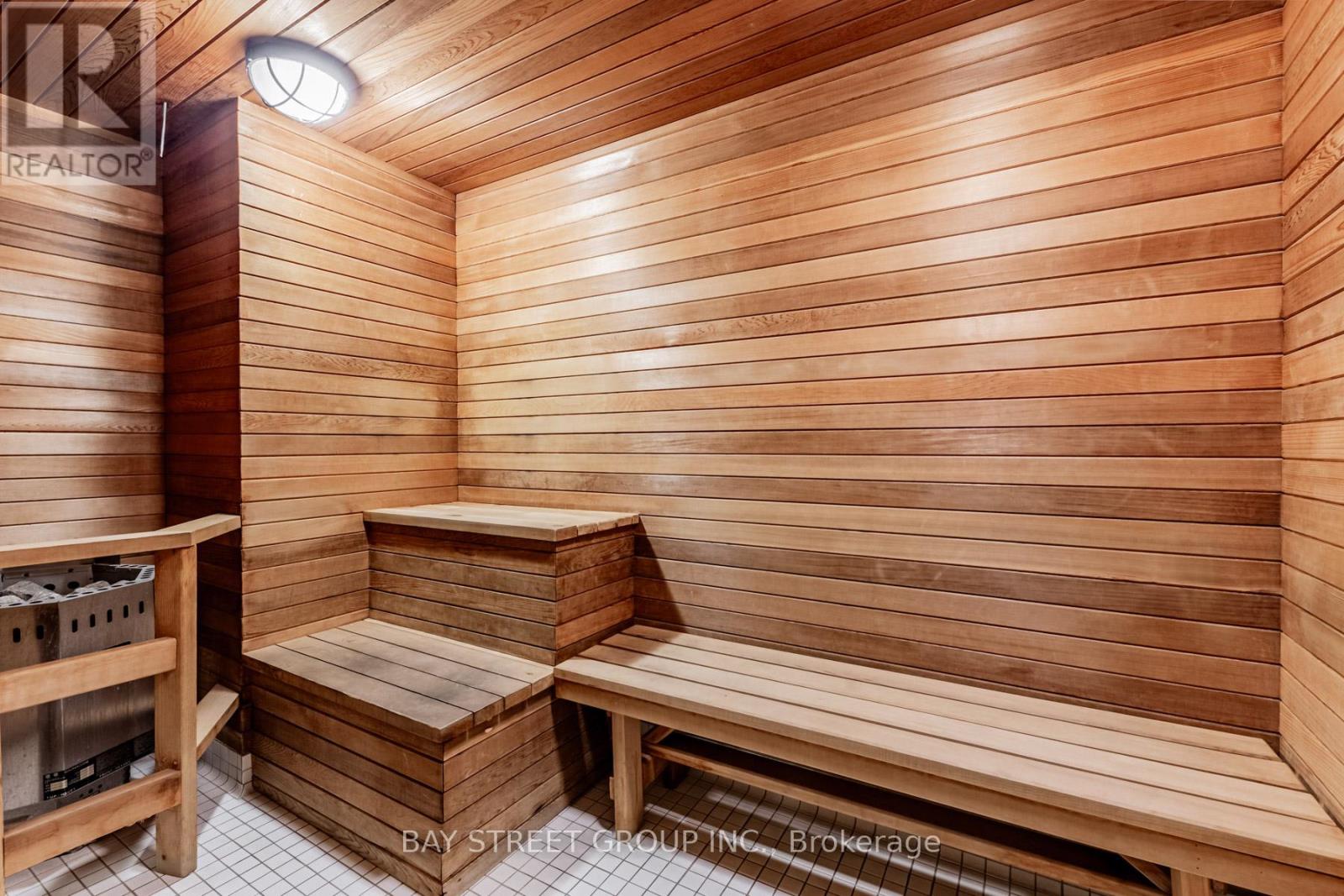 Photo 10 of 810 17 Anndale Drive, Toronto ON
