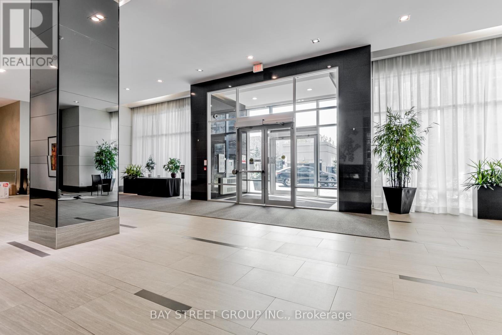 Photo 2 of 810 17 Anndale Drive, Toronto ON