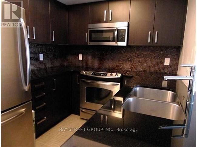 Photo 5 of 810 17 Anndale Drive, Toronto ON