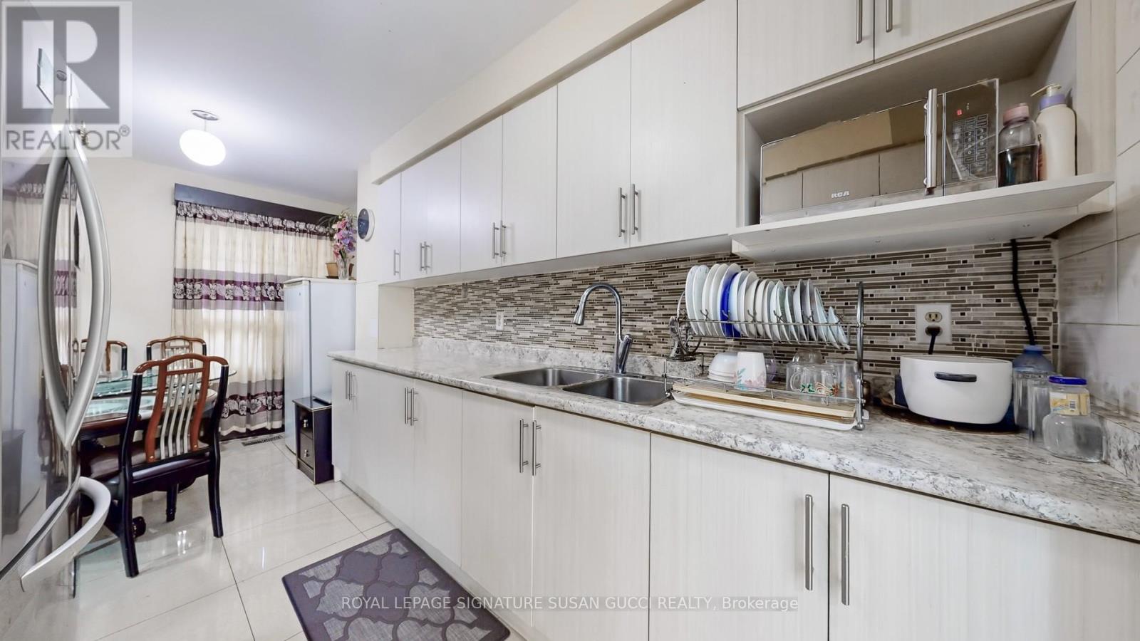 Photo 20 of 46 Albion Avenue, Toronto ON