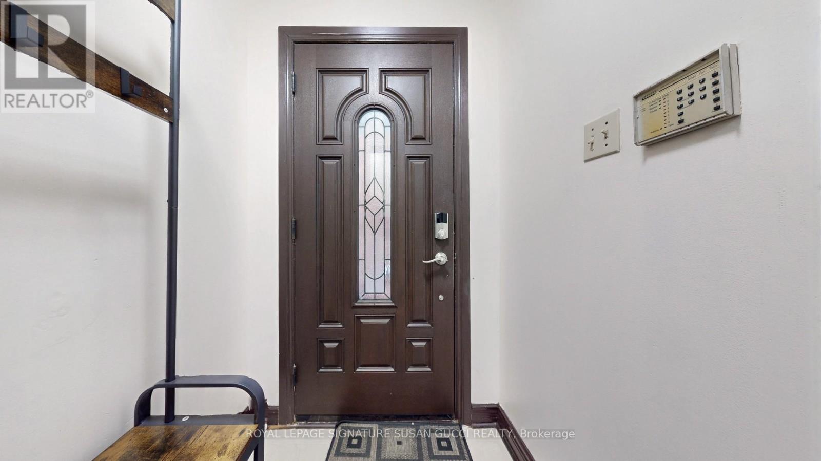 Photo 26 of 46 Albion Avenue, Toronto ON