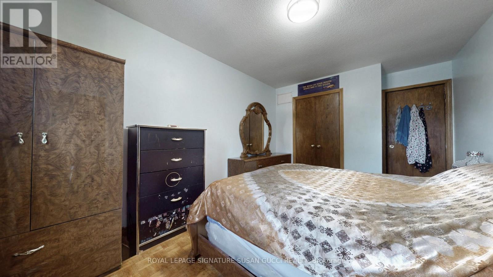 Photo 5 of 46 Albion Avenue, Toronto ON