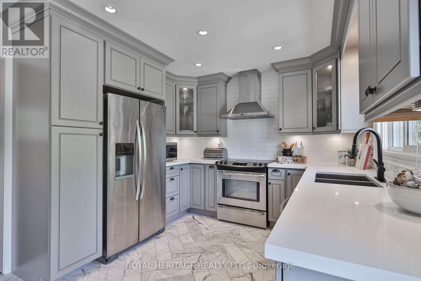 Photo 5 of 532 Powell Road, Whitby ON