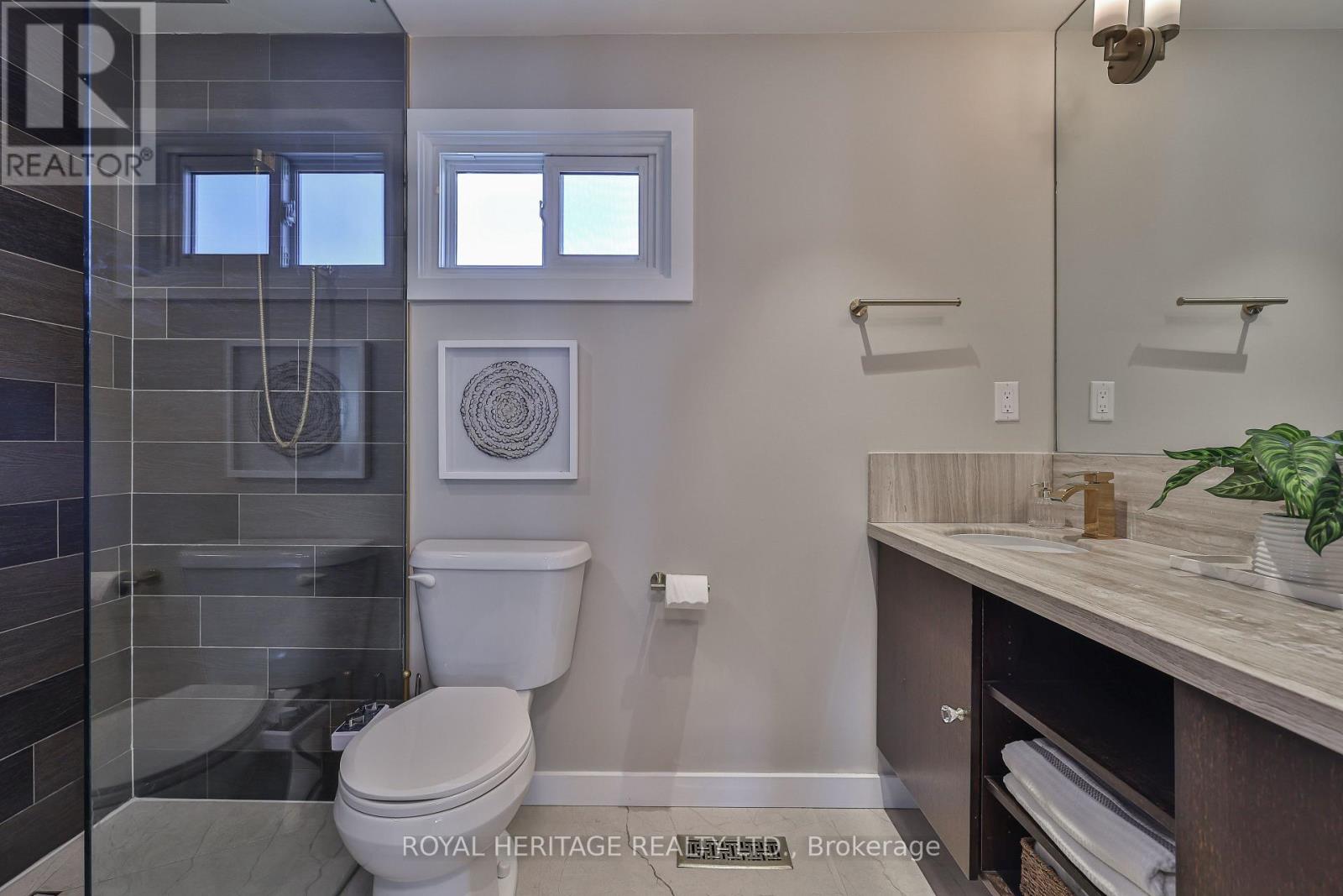 Photo 36 of 532 Powell Road, Whitby ON