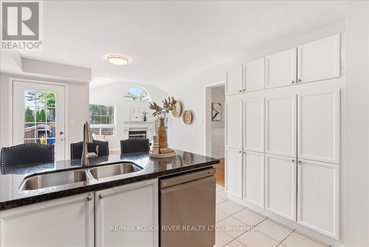Photo 14 of 76 Merchants Avenue, Whitby ON