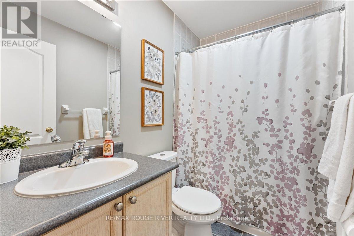 Photo 26 of 76 Merchants Avenue, Whitby ON