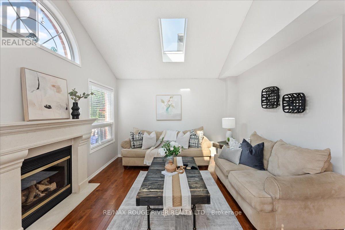 Photo 9 of 76 Merchants Avenue, Whitby ON