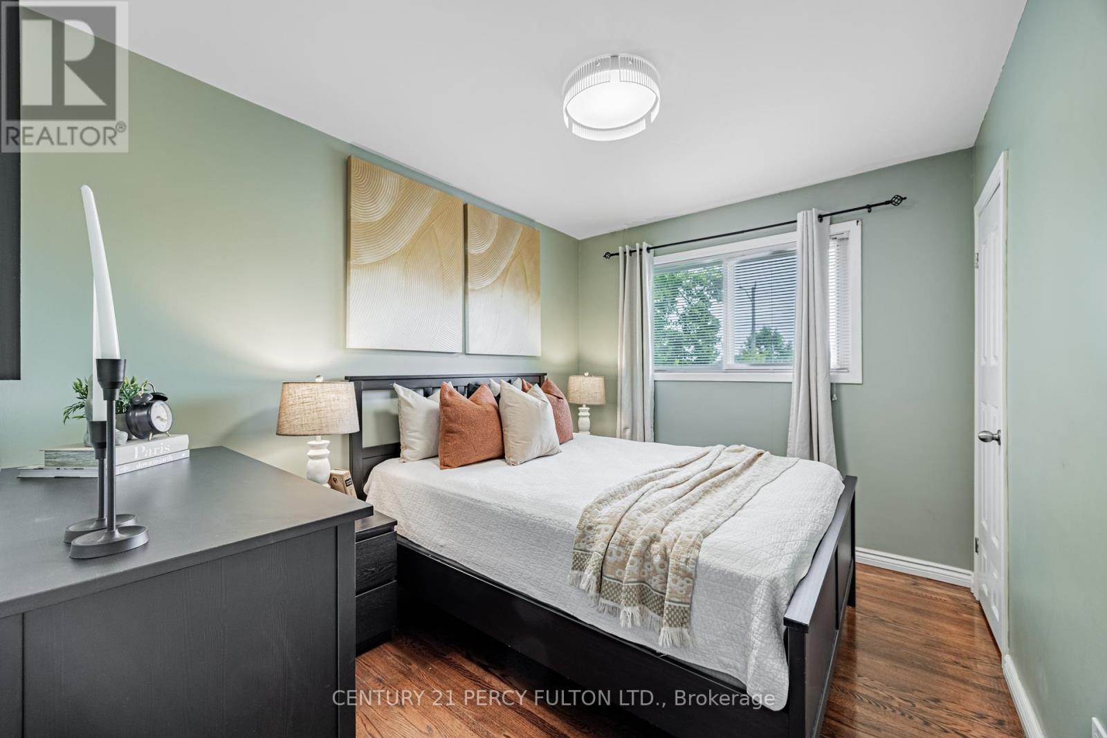 Photo 15 of 904 Somerville Street, Oshawa ON