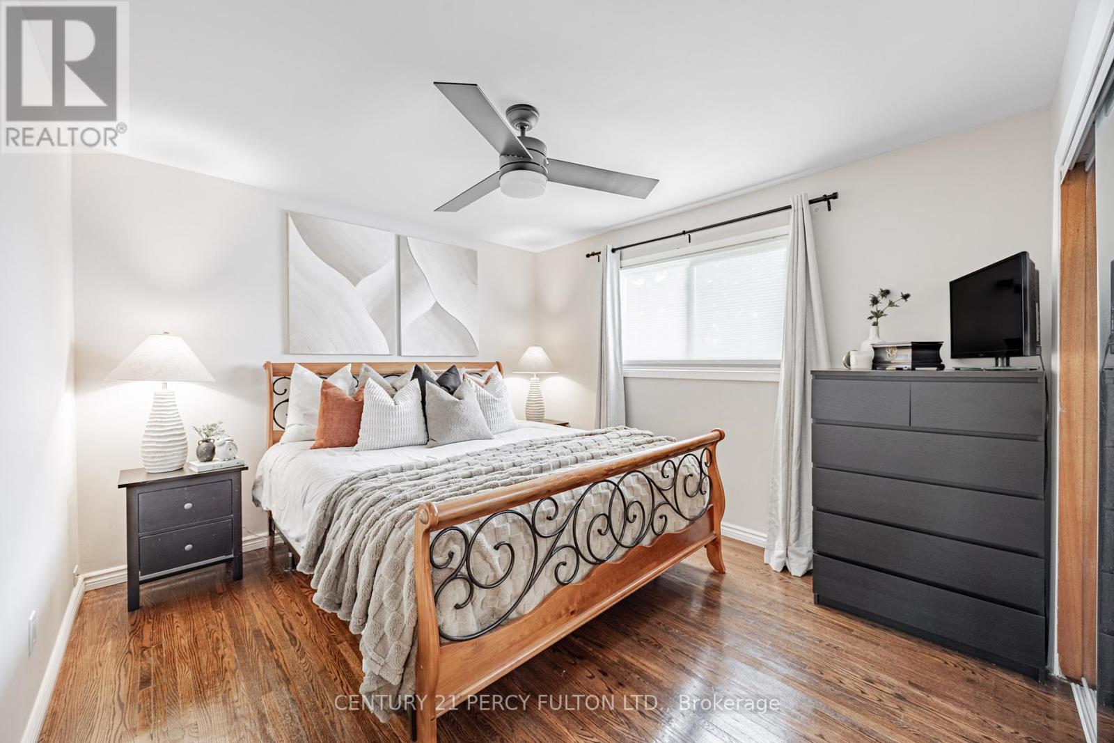Photo 20 of 904 Somerville Street, Oshawa ON