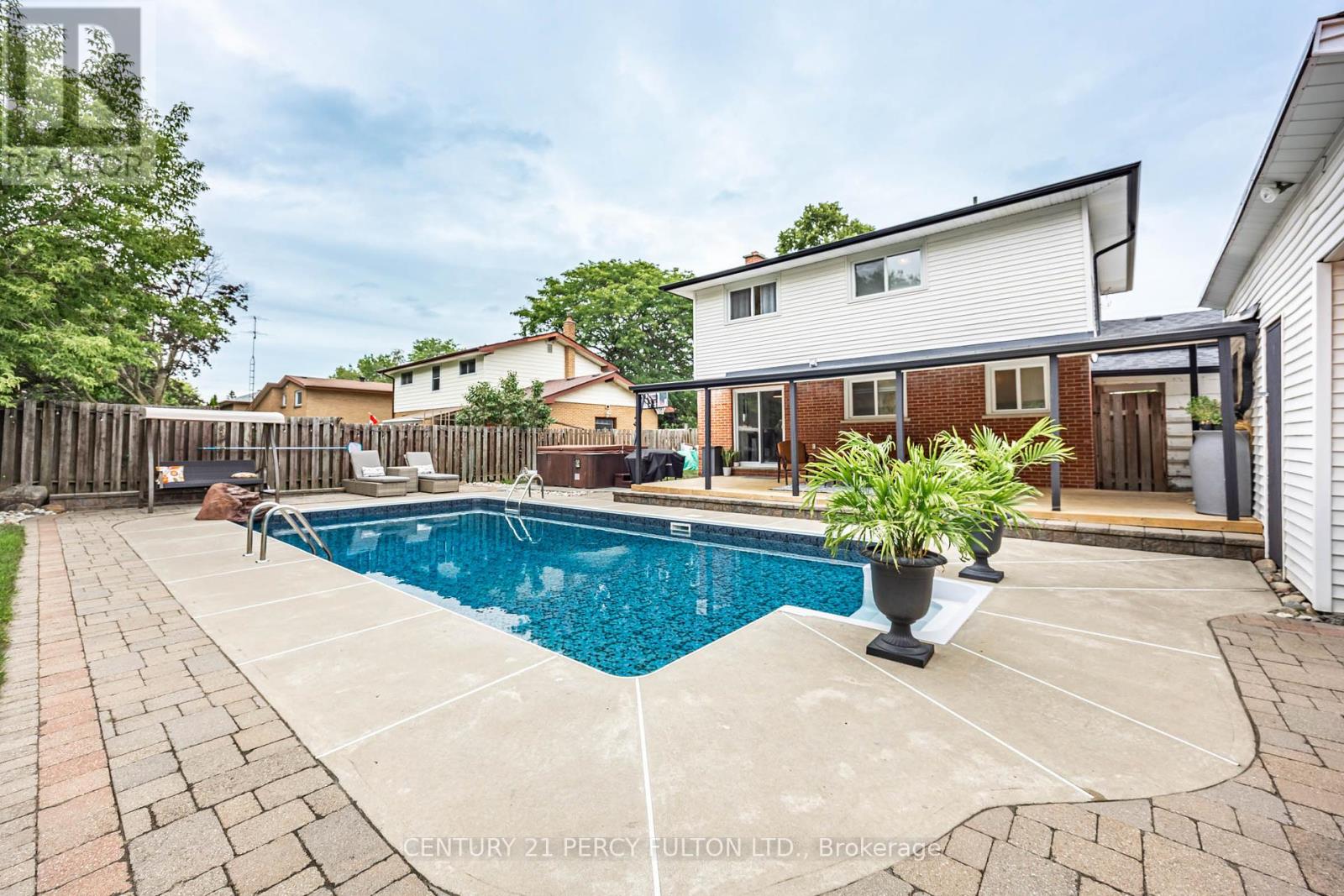 Photo 32 of 904 Somerville Street, Oshawa ON