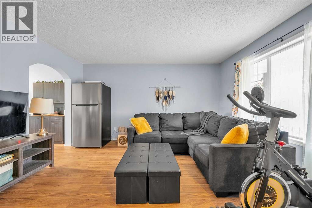 Photo 5 of 245 Citadel Point Nw, Calgary AB