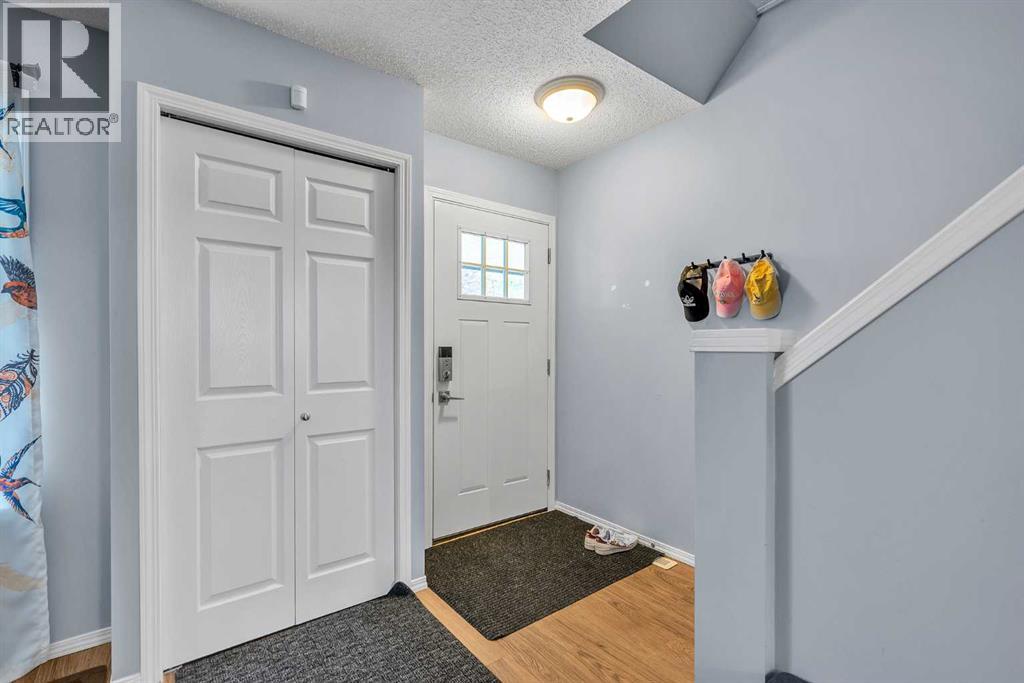 Photo 3 of 245 Citadel Point Nw, Calgary AB