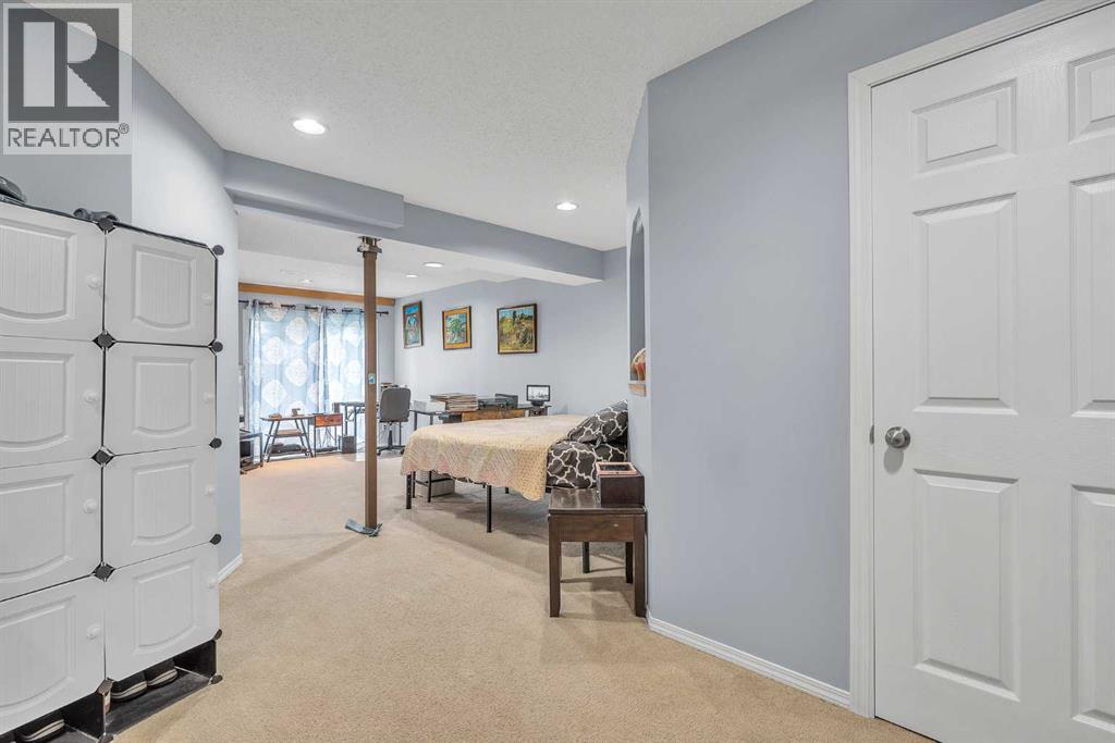 Photo 32 of 245 Citadel Point Nw, Calgary AB