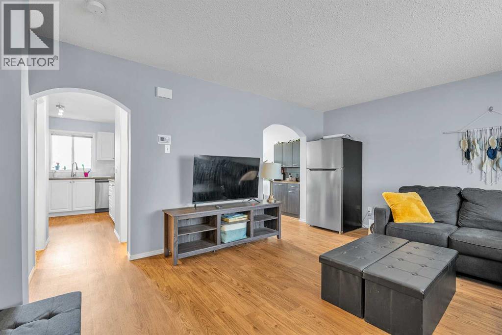 Photo 4 of 245 Citadel Point Nw, Calgary AB