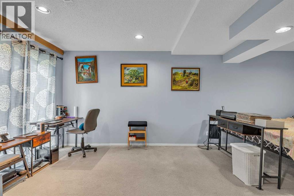 Photo 34 of 245 Citadel Point Nw, Calgary AB