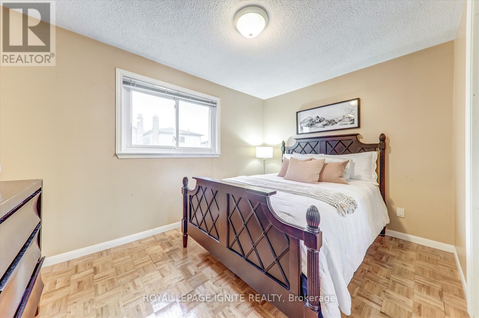 Photo 16 of 42 Fireside Drive, Toronto ON