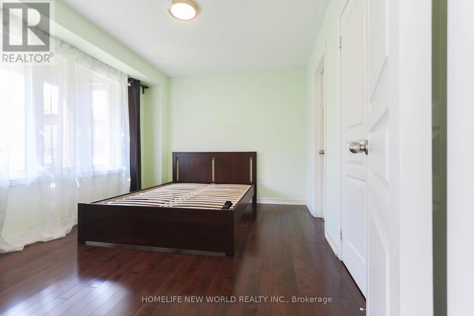 Photo 15 of Main 41 Pulpwood Crescent, Richmond Hill ON