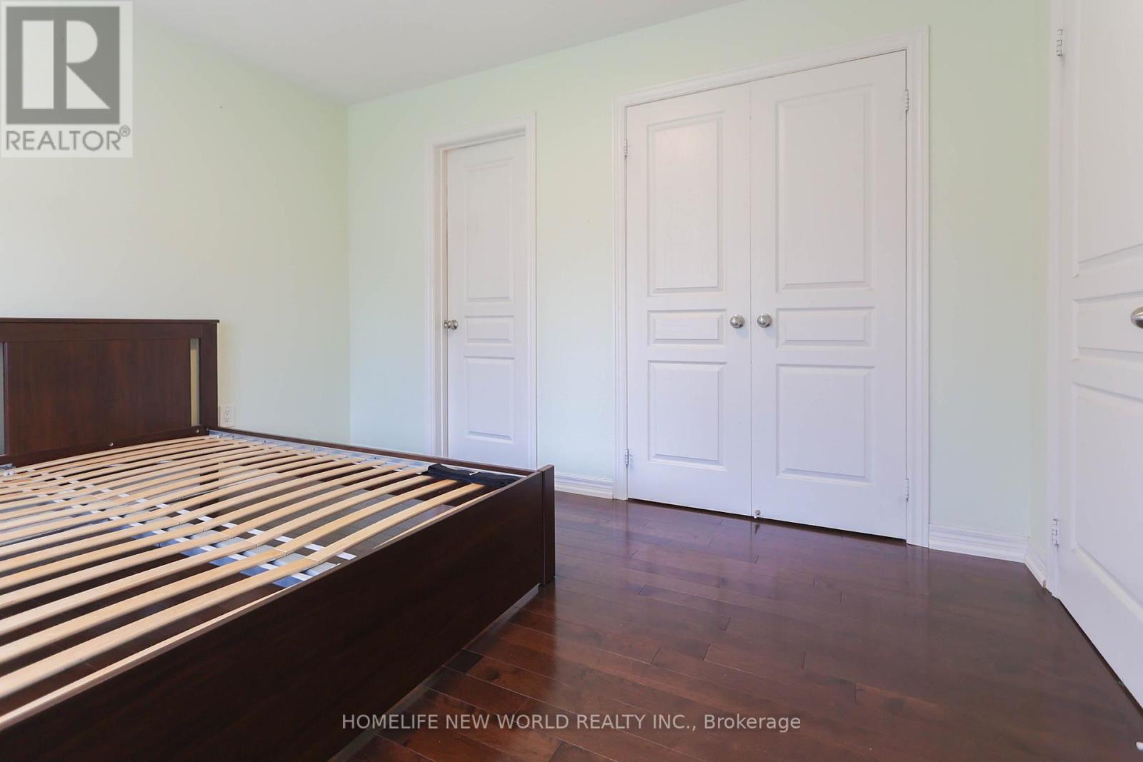 Photo 12 of Main 41 Pulpwood Crescent, Richmond Hill ON