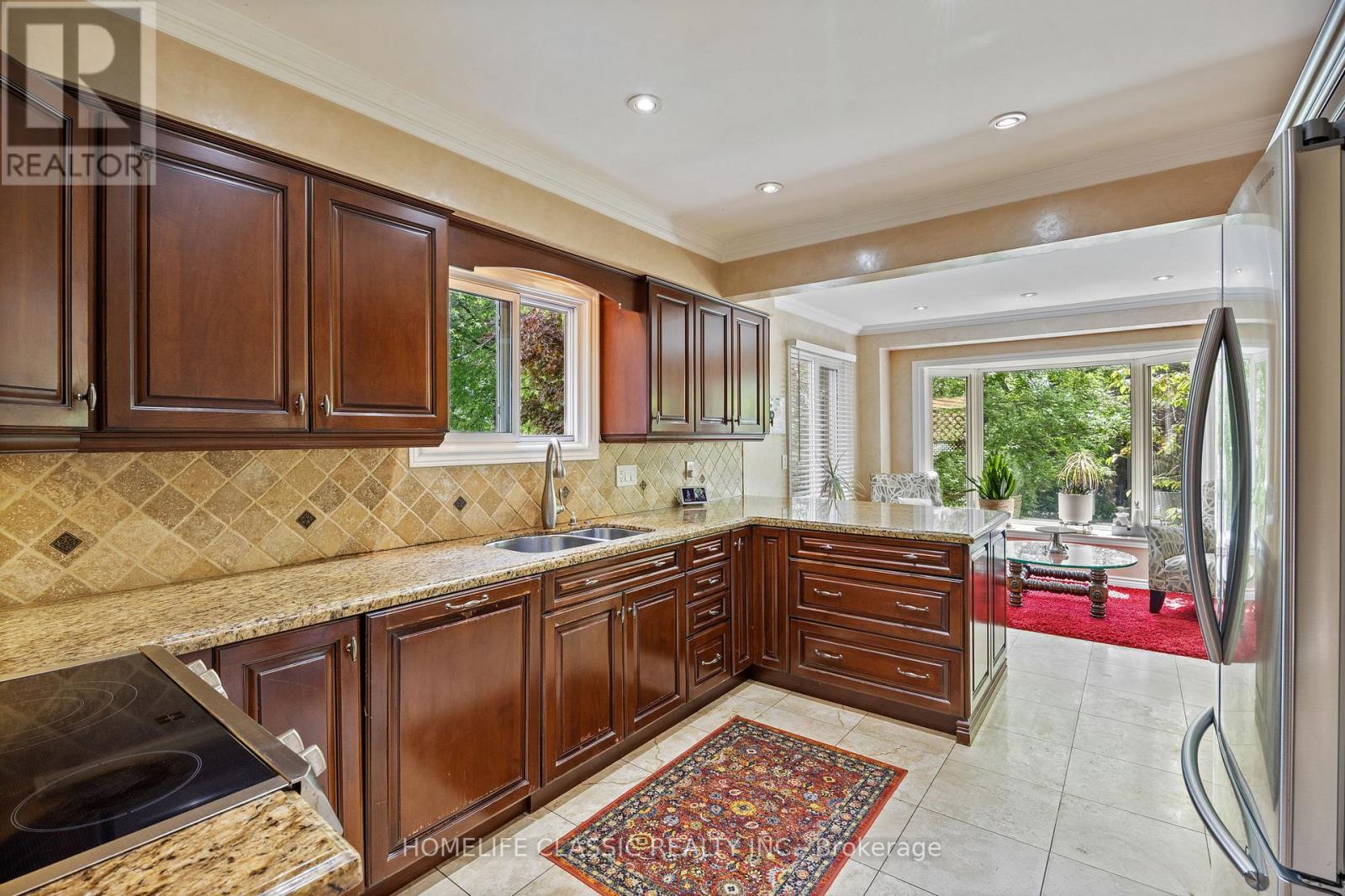 Photo 29 of 93 North Meadow Crescent, Vaughan ON