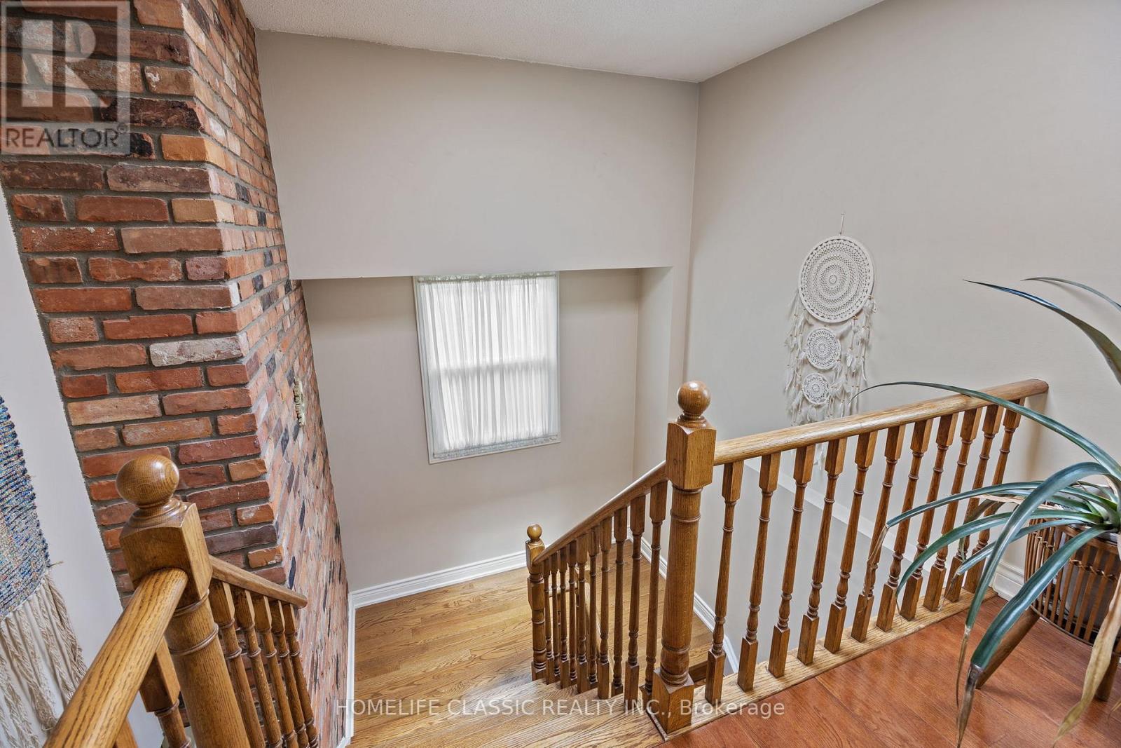 Photo 32 of 93 North Meadow Crescent, Vaughan ON