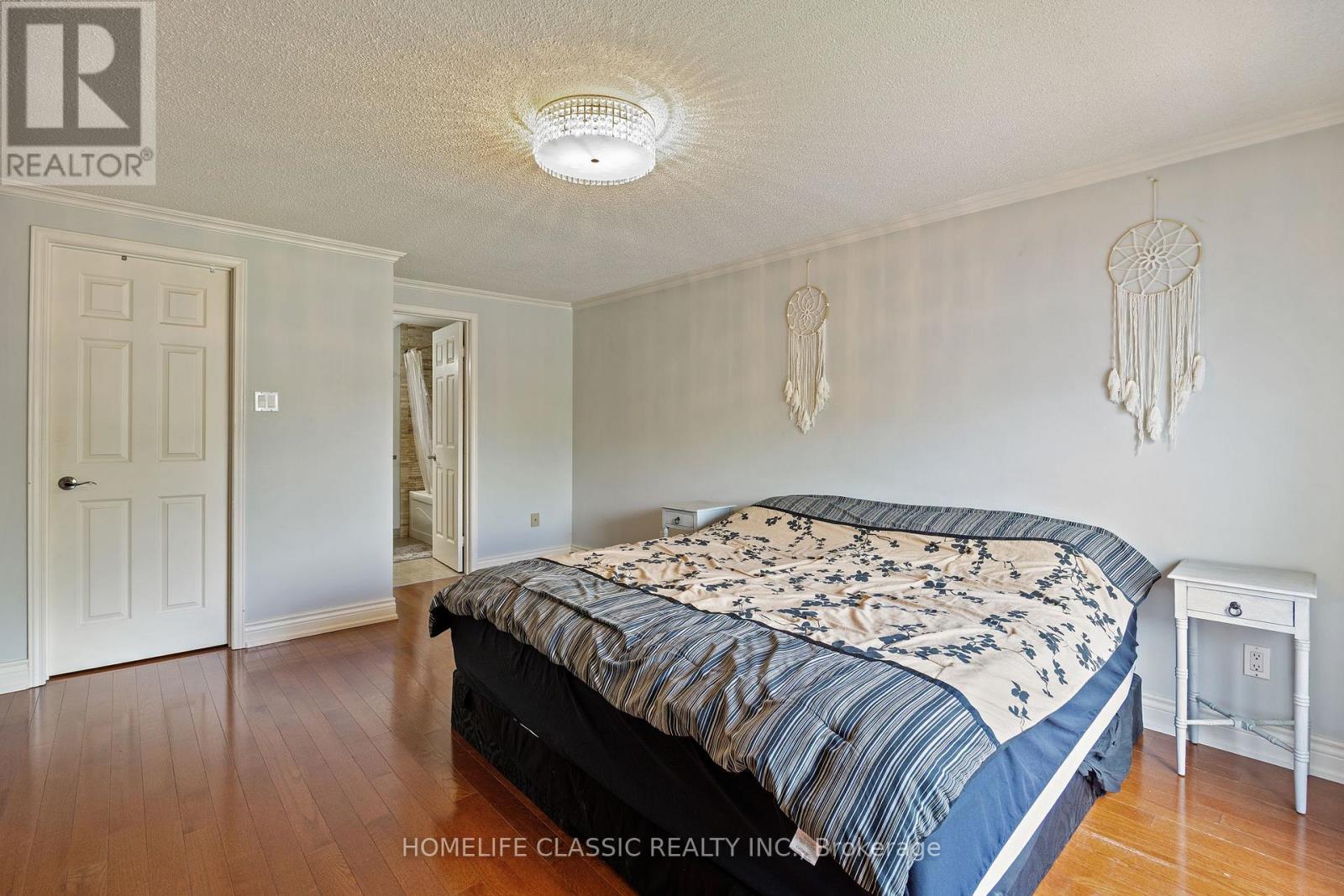 Photo 41 of 93 North Meadow Crescent, Vaughan ON