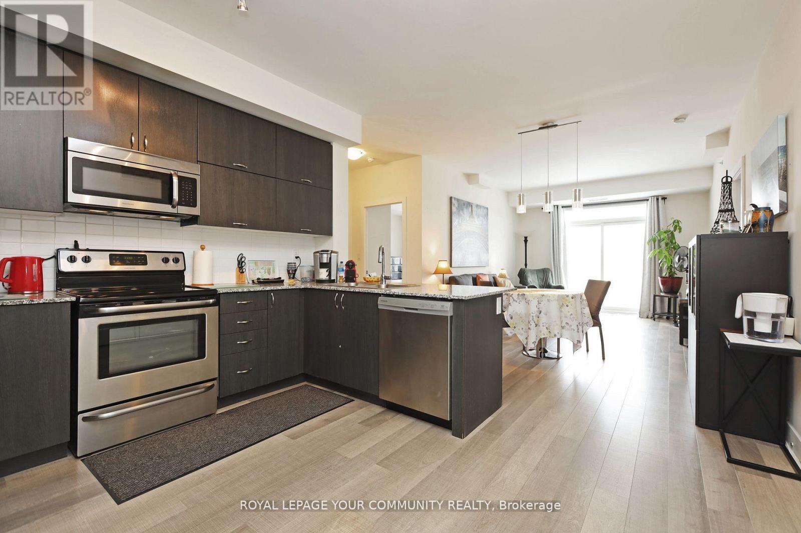 Photo 5 of 320 28 Prince Regent Street, Markham ON