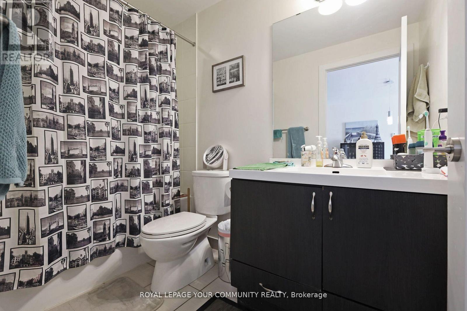 Photo 24 of 320 28 Prince Regent Street, Markham ON