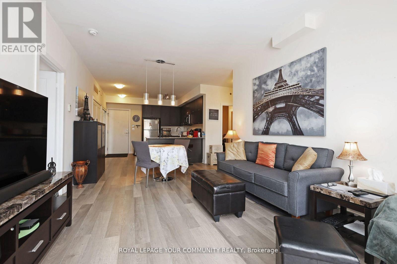 Photo 14 of 320 28 Prince Regent Street, Markham ON