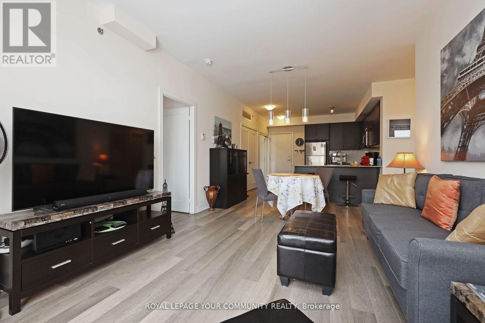 Photo 26 of 320 28 Prince Regent Street, Markham ON