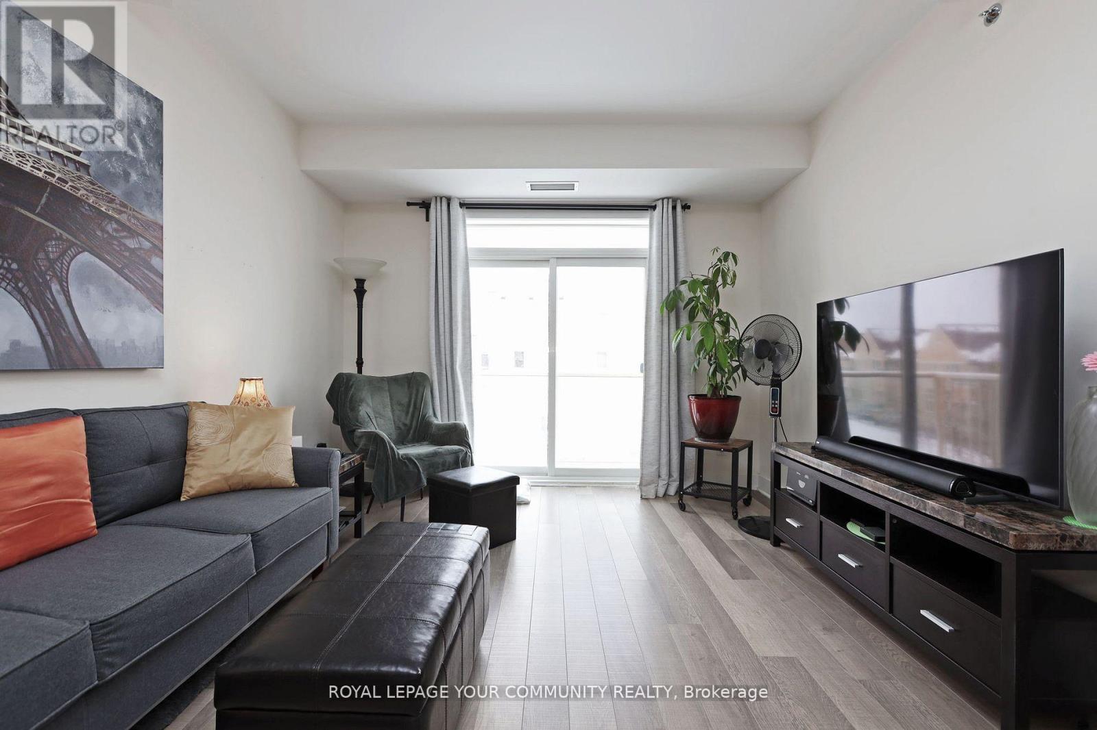 Photo 10 of 320 28 Prince Regent Street, Markham ON