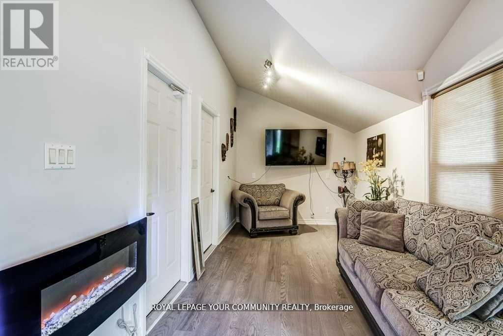 Photo 27 of 768 Grace Street, Newmarket ON