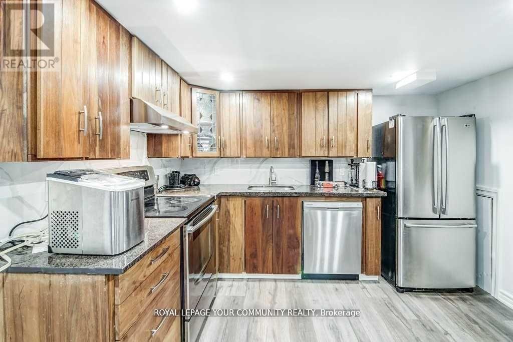 Photo 35 of 768 Grace Street, Newmarket ON
