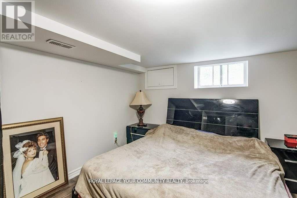 Photo 36 of 768 Grace Street, Newmarket ON