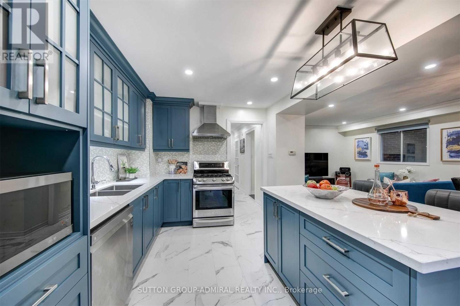 Photo 15 of Upper Level 113 Jaimie Road, Vaughan ON